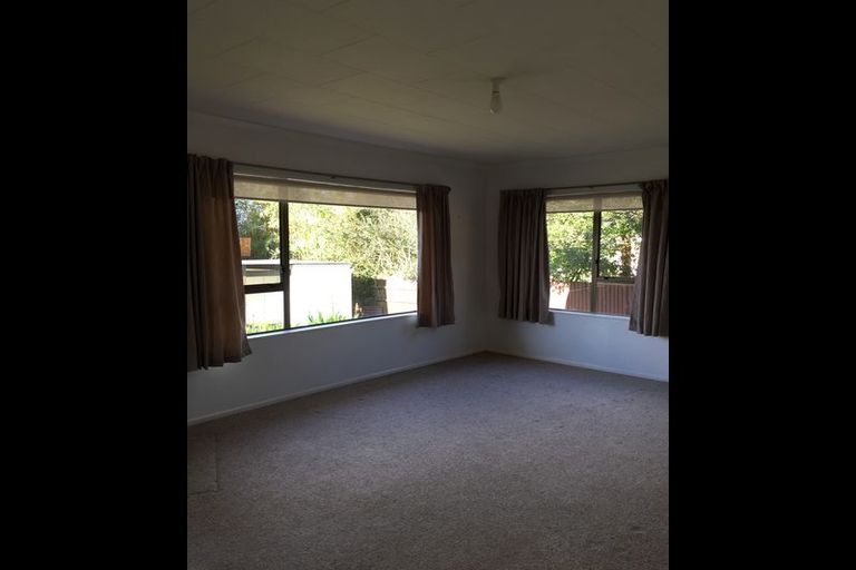 Photo of property in 2/9 Lancaster Road, Beach Haven, Auckland, 0626