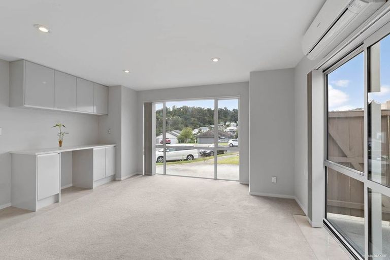 Photo of property in 71 Tamahere Drive, Glenfield, Auckland, 0629