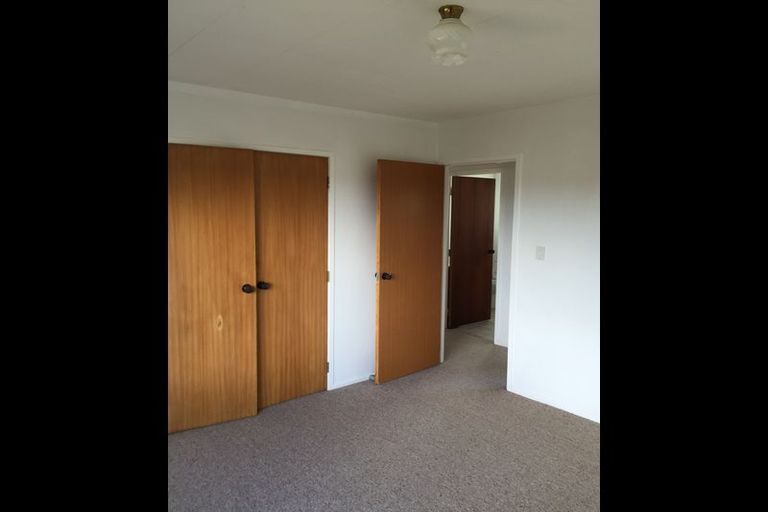 Photo of property in 2/9 Lancaster Road, Beach Haven, Auckland, 0626