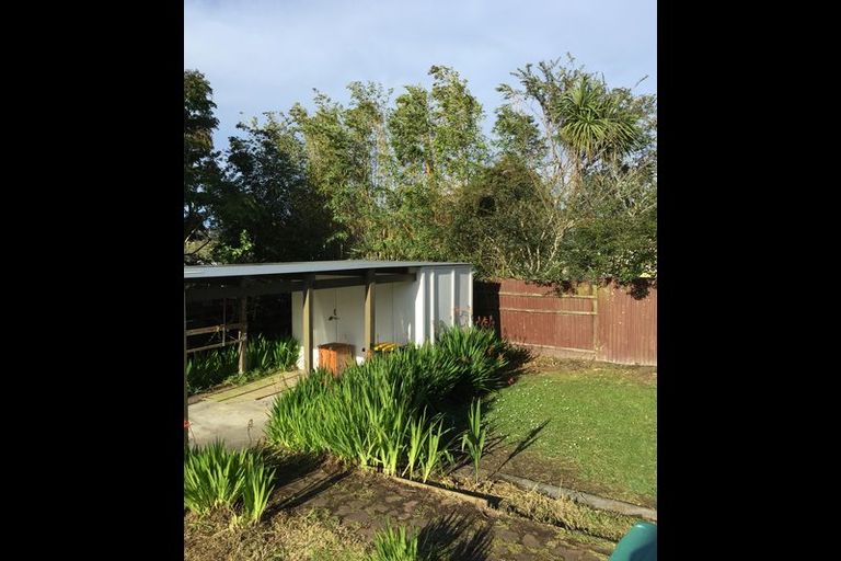 Photo of property in 2/9 Lancaster Road, Beach Haven, Auckland, 0626