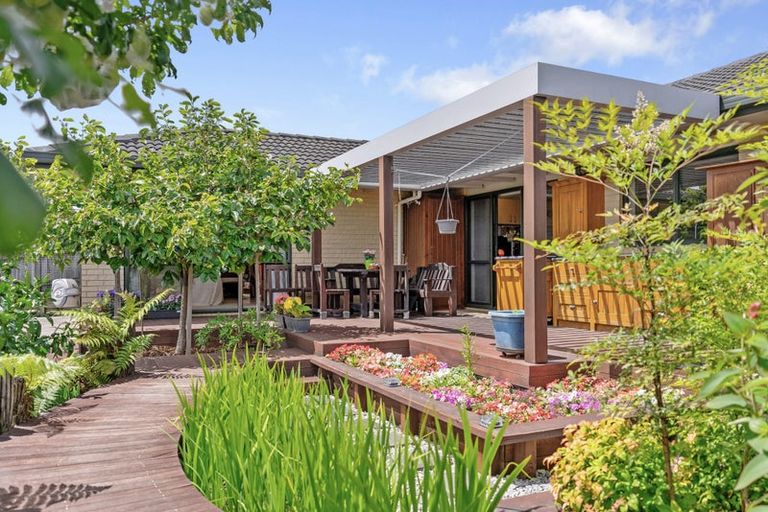 Photo of property in 9 Mohill Place, East Tamaki Heights, Auckland, 2016