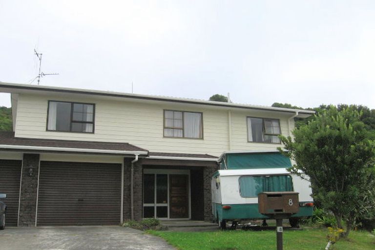 Photo of property in 8 Newnham Court, Tawa, Wellington, 5028