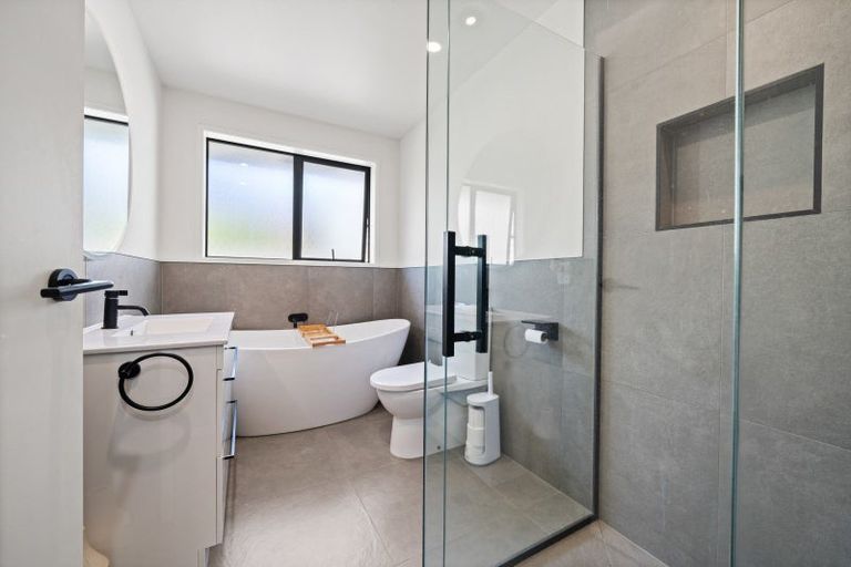 Photo of property in 21c Garrett Drive, Whalers Gate, New Plymouth, 4310