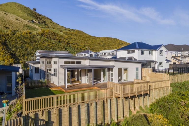 Photo of property in 24 Farnworth Terrace, Churton Park, Wellington, 6037