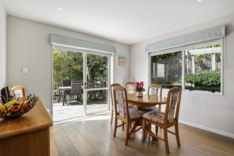 Photo of property in 7 Bushglen Court, Browns Bay, Auckland, 0630