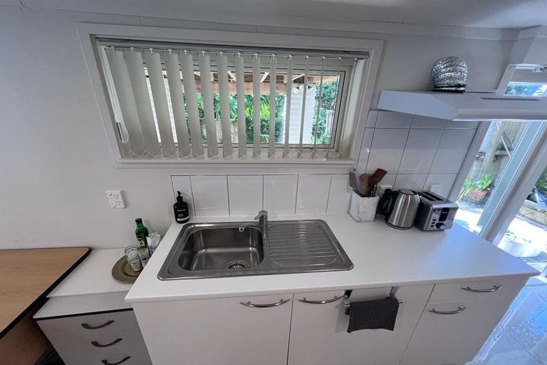 Photo of property in 1/13 Prospect Terrace, Milford, Auckland, 0620