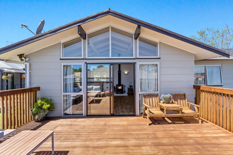 Photo of property in 12 Downer Street, Helensville, 0800