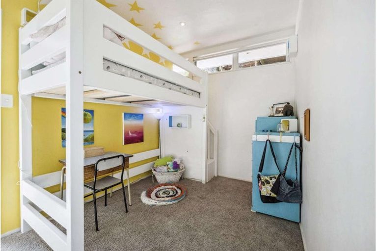 Photo of property in 609 South Titirangi Road, Titirangi, Auckland, 0604