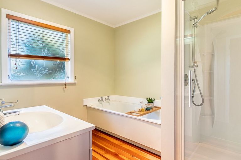 Photo of property in 55 Ngaio Road, Waikanae, 5036