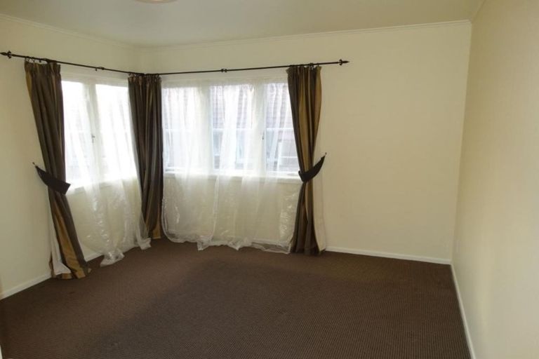 Photo of property in 3 Mackenzie Street, Te Atatu South, Auckland, 0610