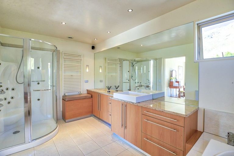 Photo of property in 17 Foxglove Heights, Wanaka, 9305