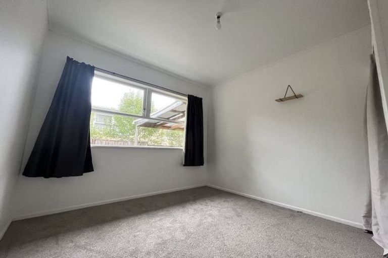 Photo of property in 52 Stottholm Road, Titirangi, Auckland, 0604