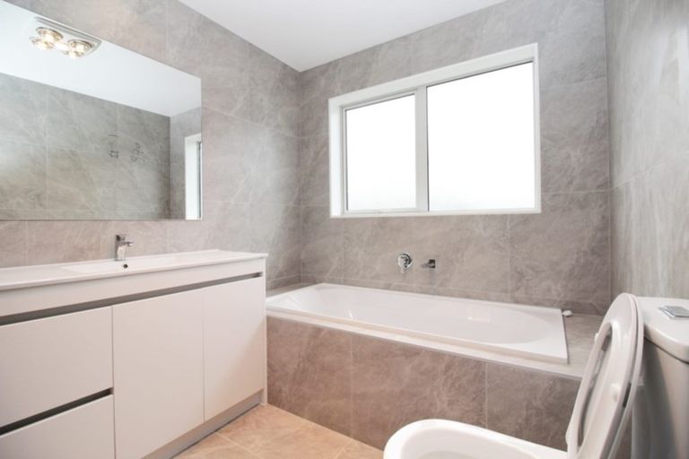 Photo of property in 1 Piccolo Court, Kumeu, 0810