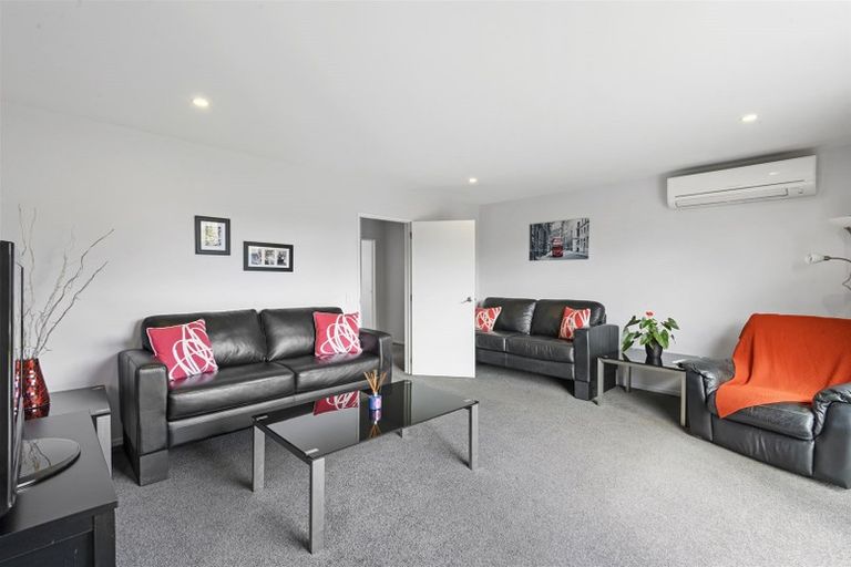 Photo of property in 22 Derrett Place, Saint Martins, Christchurch, 8022