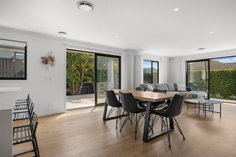 Photo of property in 25 Nobilo Road, Kumeu, 0810