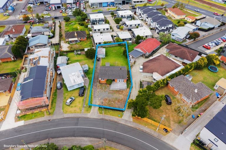 Photo of property in 69 Arimu Road, Papakura, 2110