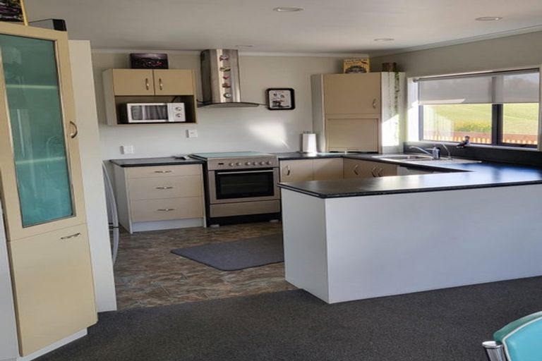 Photo of property in 1 Watts Street, Waipawa, 4210