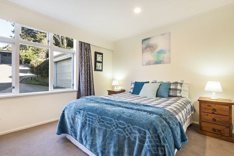 Photo of property in 2 Kopiko Way, Brooklyn, Wellington, 6021