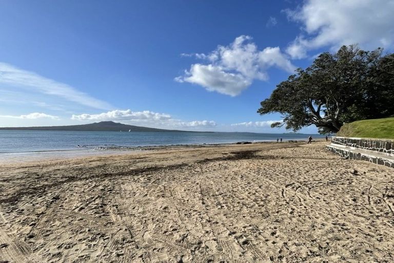 Photo of property in 23 Hanlon Crescent, Narrow Neck, Auckland, 0624