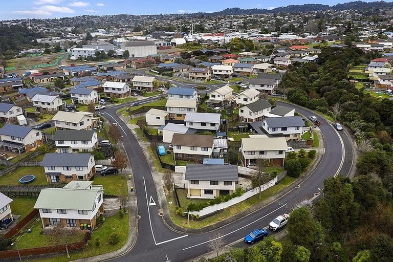 Photo of property in 19 Titch Place, Glen Eden, Auckland, 0602