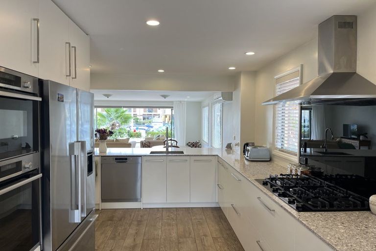 Photo of property in 114 Harbour Village Drive, Gulf Harbour, Whangaparaoa, 0930