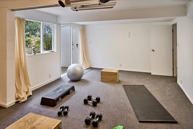 Photo of property in 25 Eskdale Road, Papakowhai, Porirua, 5024