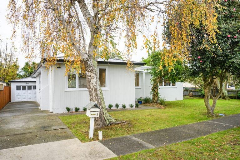 Photo of property in 8 Waterloo Crescent, Hokowhitu, Palmerston North, 4410