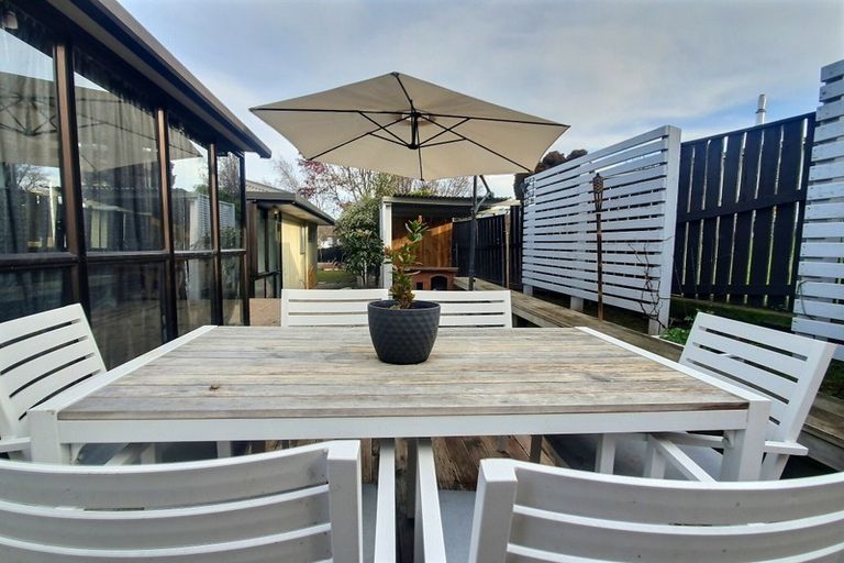 Photo of property in 10 Leeton Drive, Waipukurau, 4200