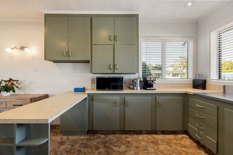 Photo of property in 32 Sandwich Road, St Andrews, Hamilton, 3200