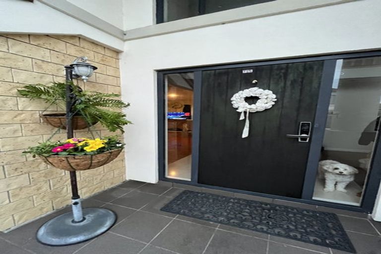 Photo of property in 106 Meadowland Drive, Somerville, Auckland, 2014