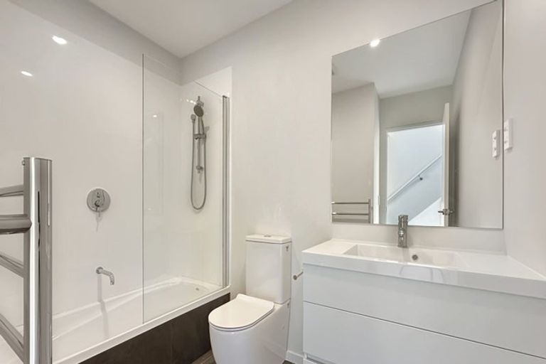 Photo of property in 52 Ara Mara Hua, Henderson, Auckland, 0612