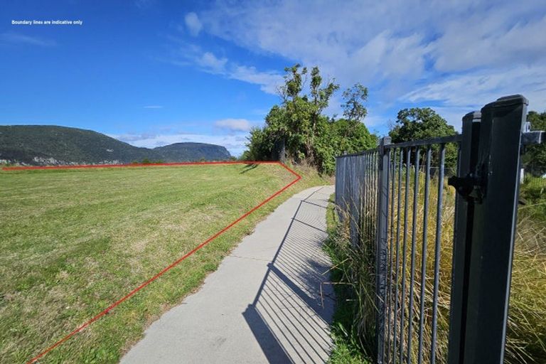 Photo of property in 8 Silverleaf Way, Kinloch, 3377