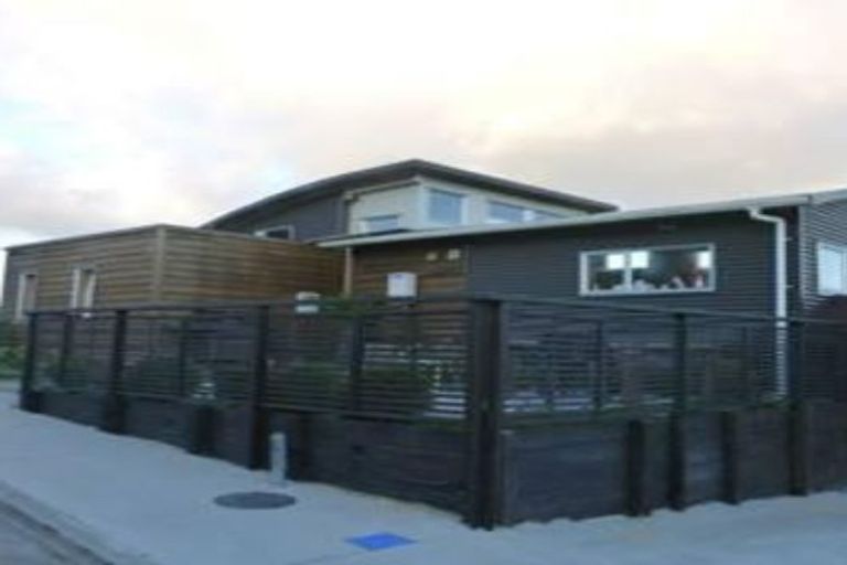 Photo of property in 10 Chastudon Place, Tawa, Wellington, 5028