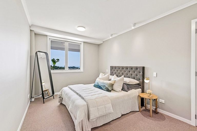 Photo of property in 186 Landmark Terrace, Orewa, 0931