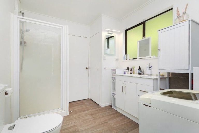 Photo of property in 66 Miromiro Road, Normandale, Lower Hutt, 5010