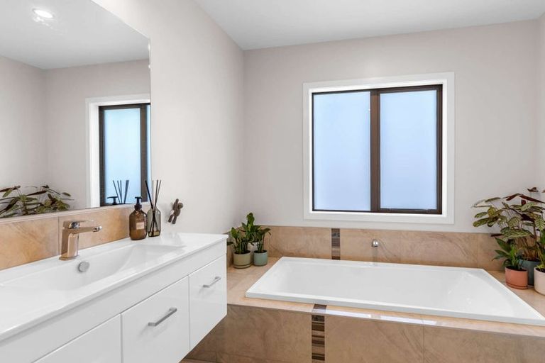 Photo of property in 17 Story Street, Foxton Beach, Foxton, 4815