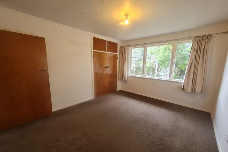 Photo of property in 28 Arapiko Street, Johnsonville, Wellington, 6037