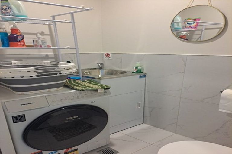 Photo of property in 20 Rorotu Avenue, Karaka, 2113