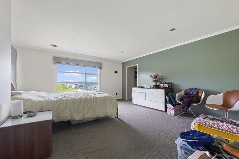 Photo of property in 74 Amesbury Drive, Churton Park, Wellington, 6037