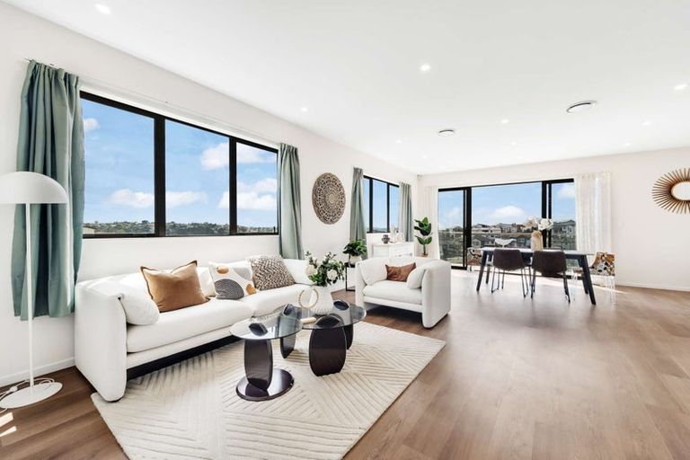 Photo of property in 33 Baumea Rise, Massey, Auckland, 0614