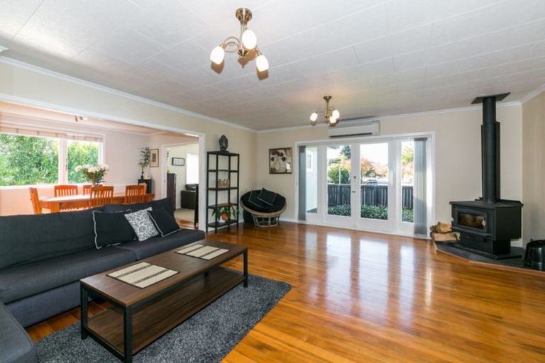 Photo of property in 11 Lipscombe Crescent, Havelock North, 4130
