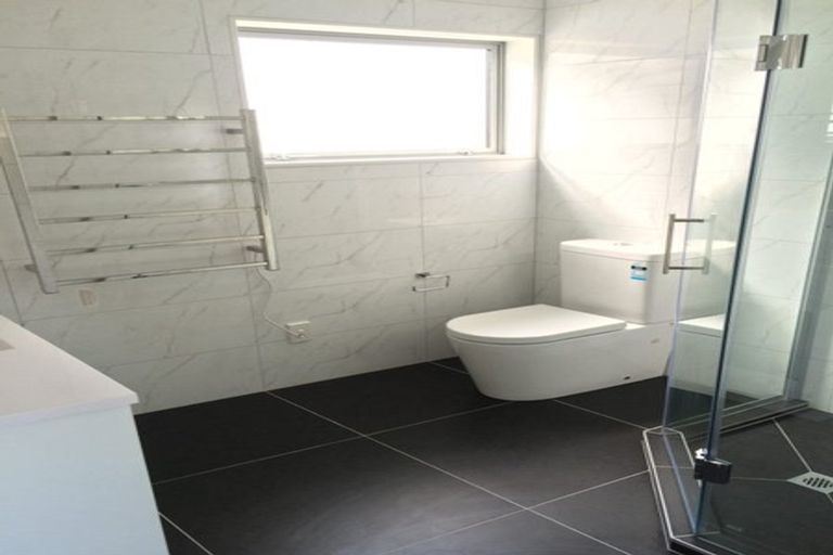 Photo of property in 2 Tarapiroe Avenue, Takanini, 2112