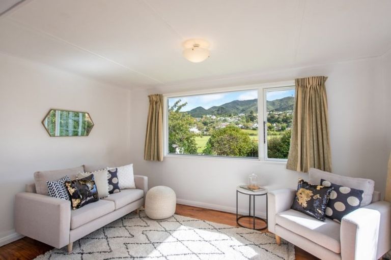 Photo of property in 15 Sunshine Avenue, Karori, Wellington, 6012