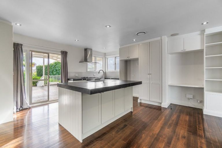 Photo of property in 13 Amberley Avenue, Te Atatu South, Auckland, 0610