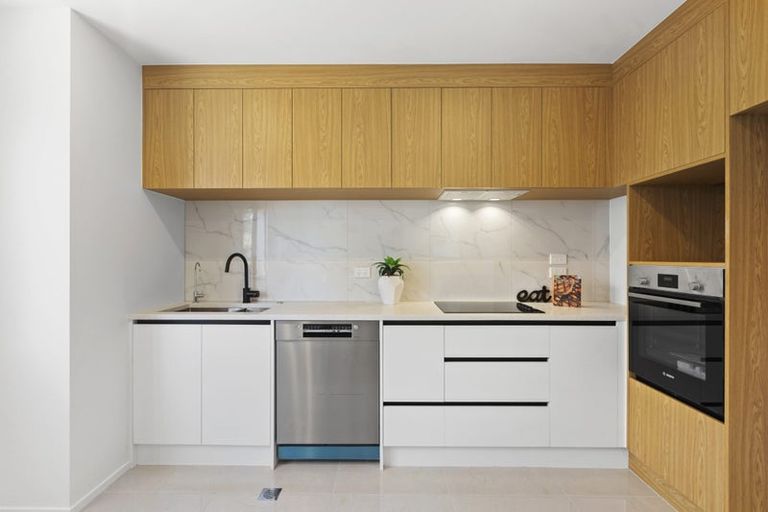 Photo of property in 5/5 Chevis Place, Pakuranga, Auckland, 2010