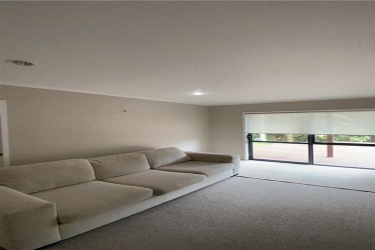 Photo of property in 29 Rifleman Rise, Unsworth Heights, Auckland, 0632