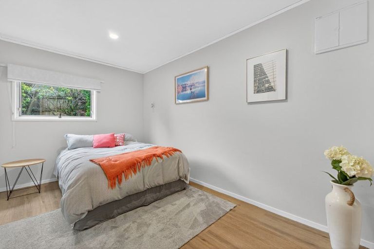 Photo of property in 27 Amorino Drive, Red Beach, 0932