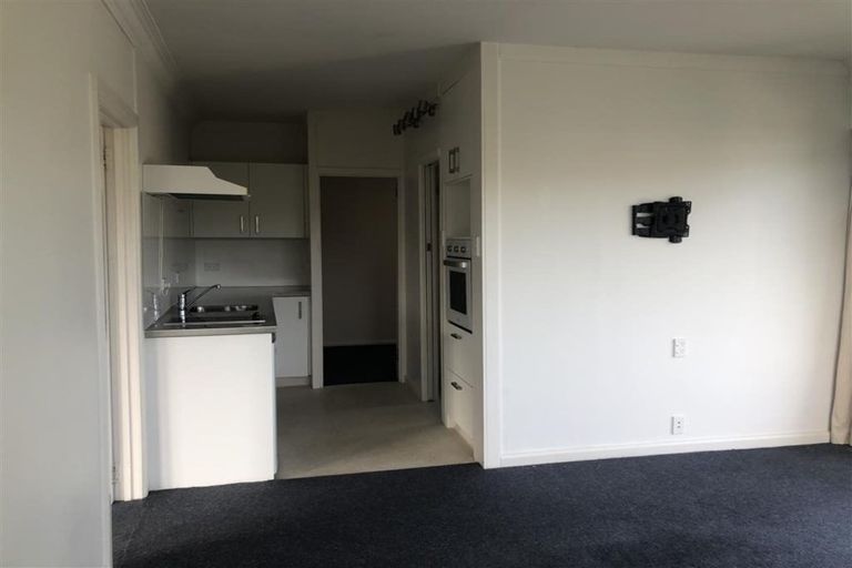 Photo of property in 16 Howard Road, Taradale, Napier, 4112