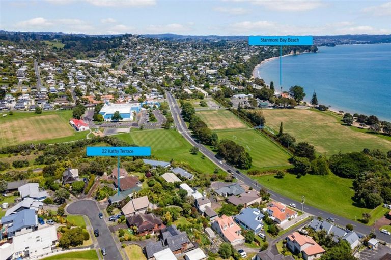 Photo of property in 22 Kathy Terrace, Stanmore Bay, Whangaparaoa, 0932