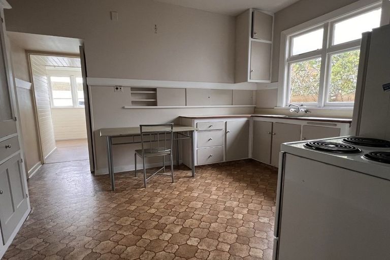 Photo of property in 60 Division Street, Riccarton, Christchurch, 8041